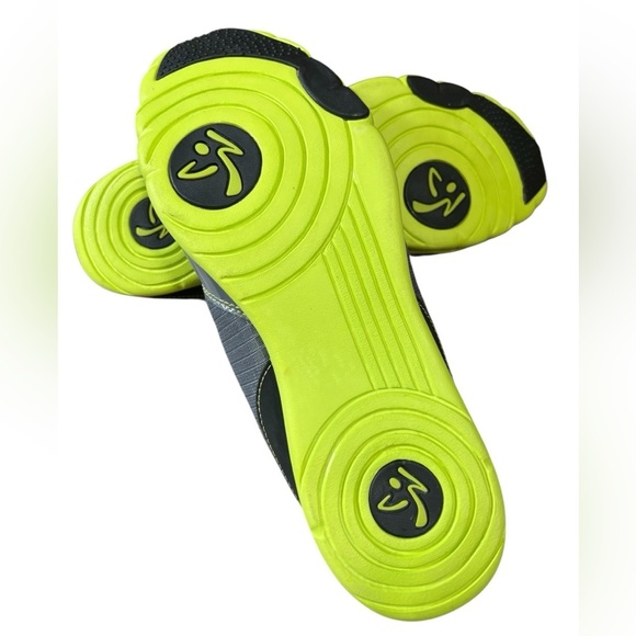 Zumba Fitness Gray Gloss & Volt Yellow Logo Sneakers, Size 9 - Picture 3 of 9